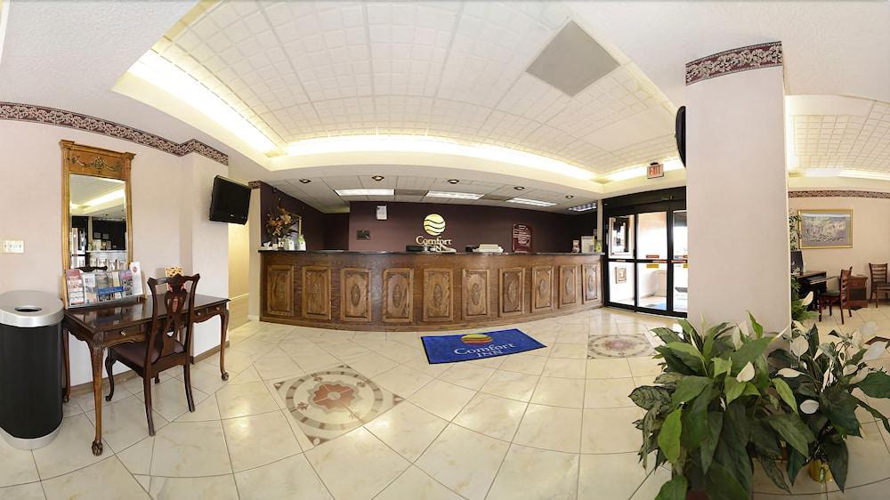 Clarion Pointe I-75 Forsyth