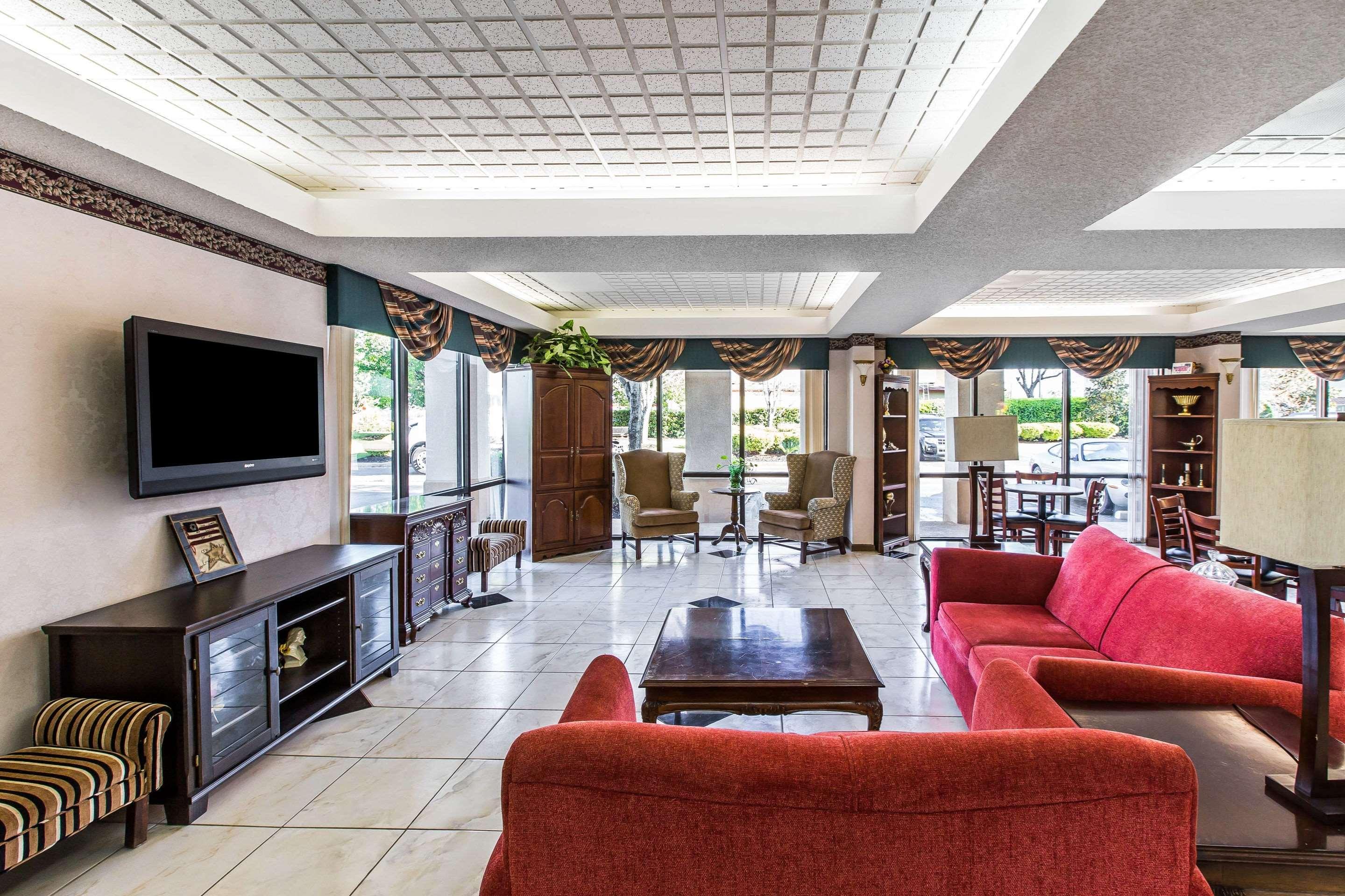 Clarion Pointe I-75 Hotel