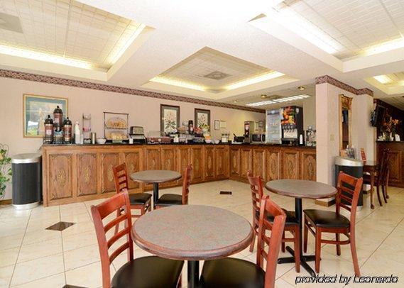 Hotel Clarion Pointe I-75 Forsyth