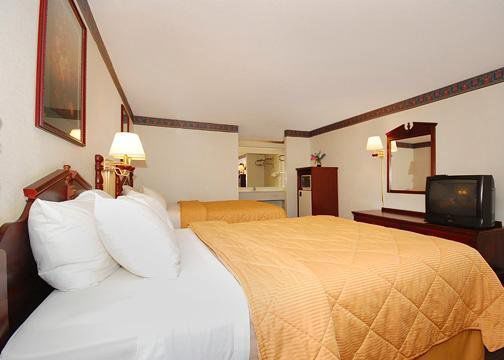 Clarion Pointe I-75 Hotel